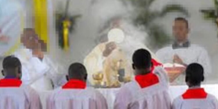 *Témoignage bouleversant : un jeune homme dénonce les avances d’un prêtre Catholique dans les Nippes*